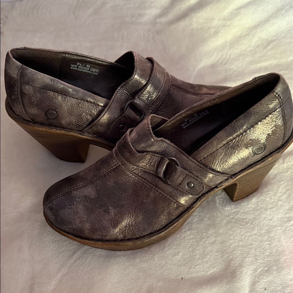 Born Metallic Gray Haddon Clog 🗝️